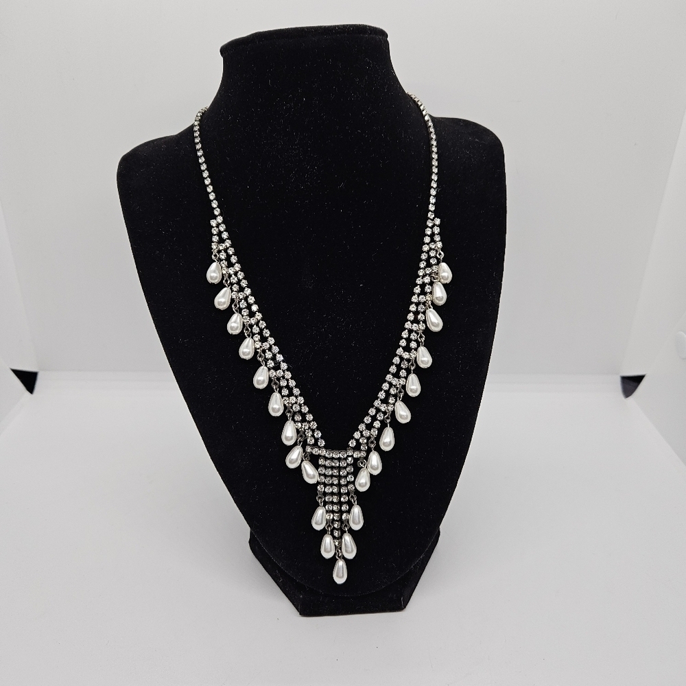 rhinestone collar necklace with teardrop faux pearls